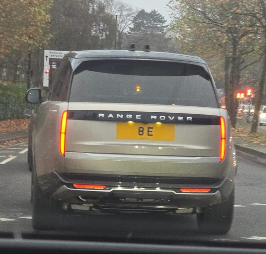 Registration plate BE - 8 E