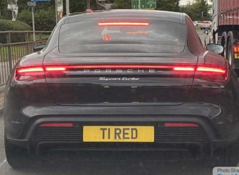 Registration plate TIRED - T1 RED