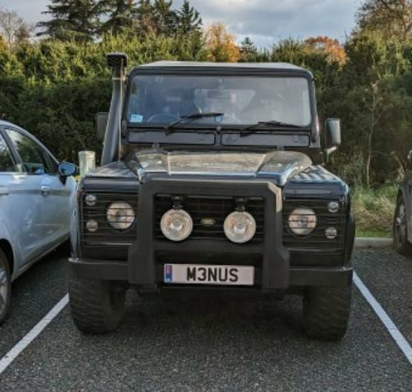 Registration plate MENUS - M3 NUS