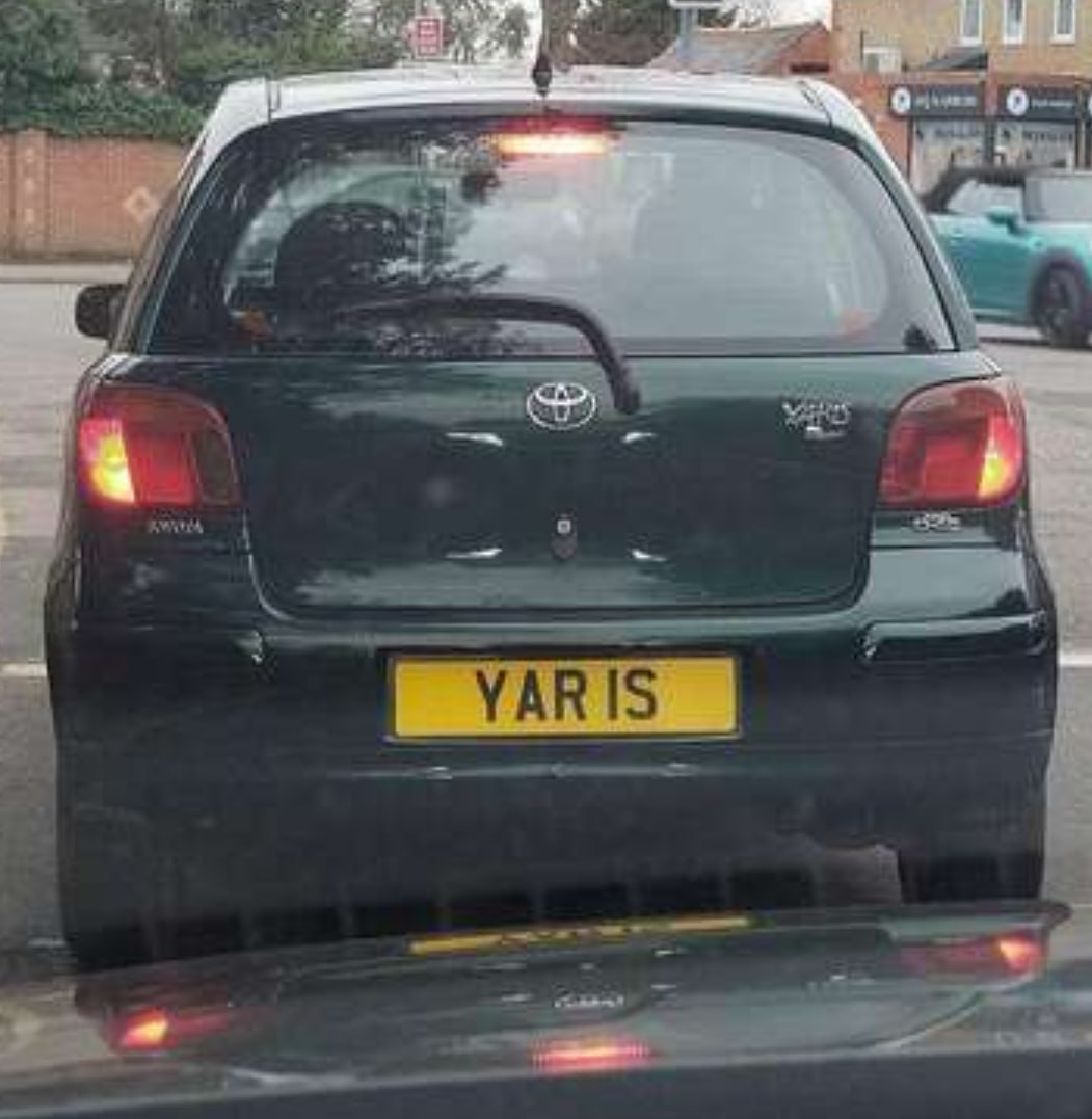 Registration plate YARIS - YAR 1S